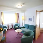 Готель Der Schuetthof Целль-ам-Зеє