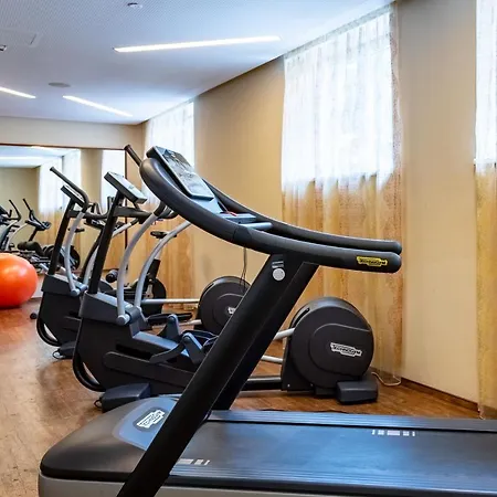 舒霍夫酒店 3* 滨湖采尔